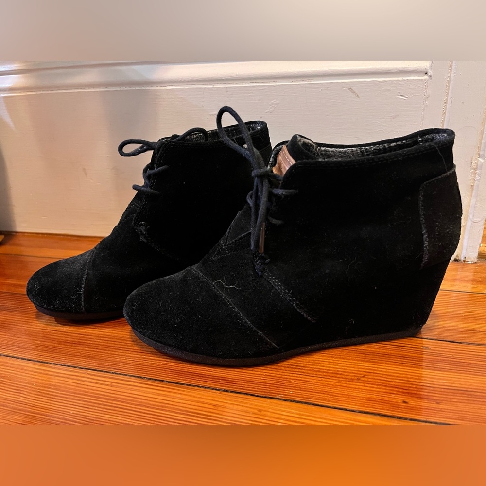Toms Size 8 Black Suede Wedge ‘Desert’ Bootie